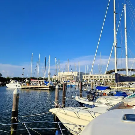 Scoglietto Fiumicino, Aperitivo E Colazione Incluse - Bici Comprese Nel Prezzo- Barca A Motore 船上ホテル *